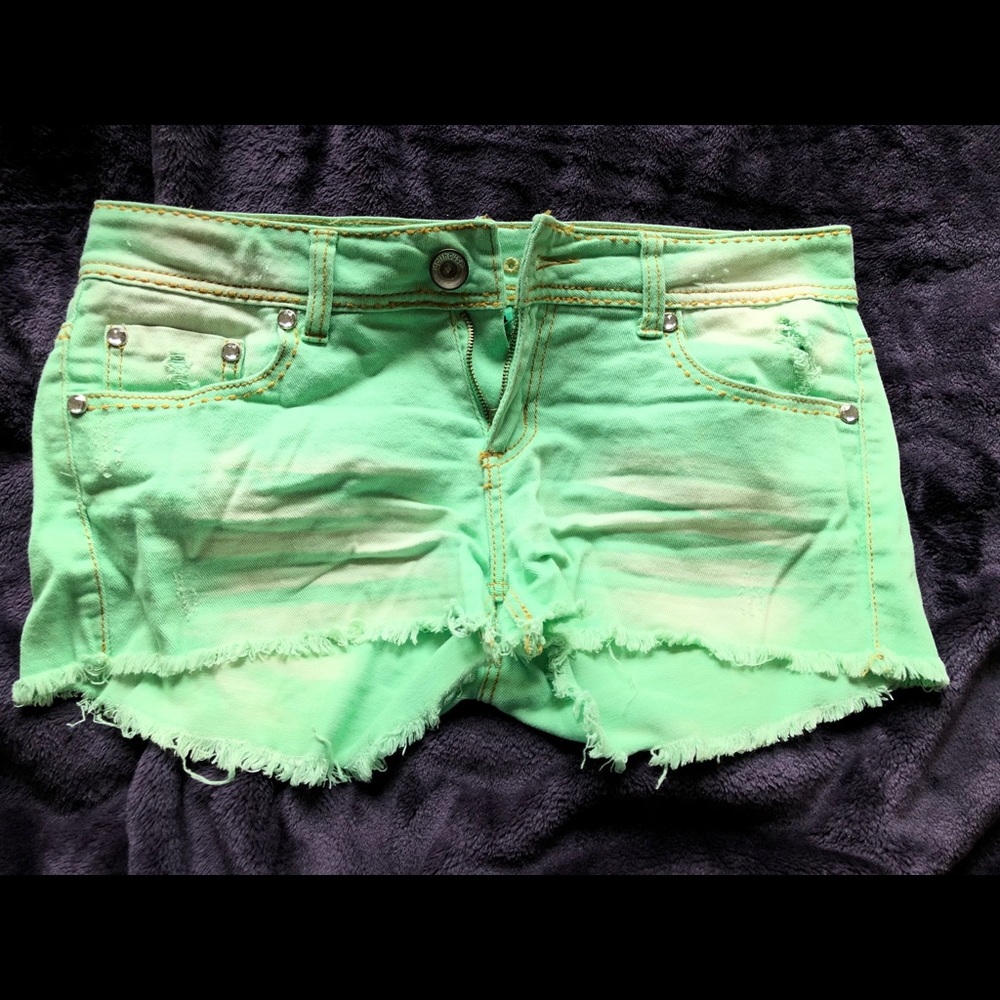 Dollhouse Distressed denim shorts